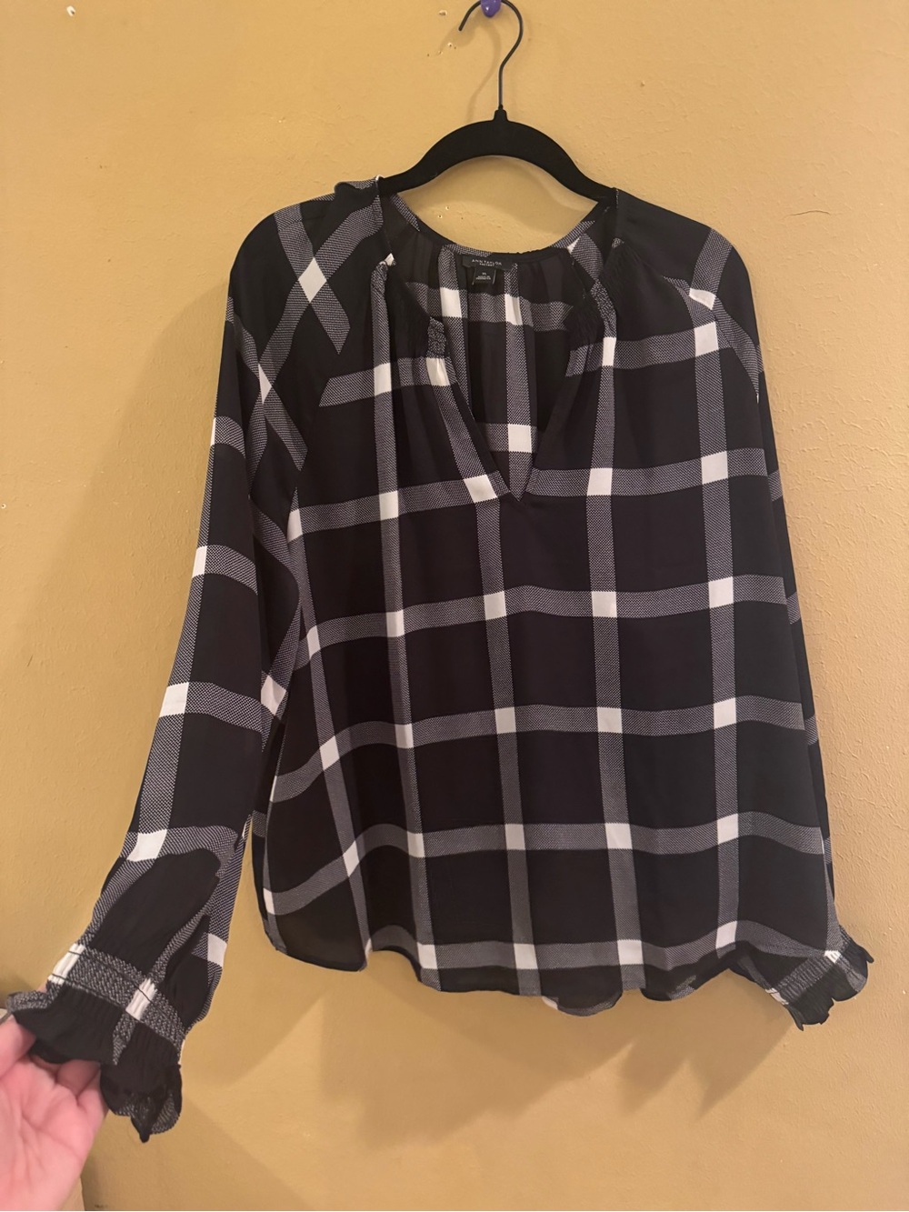 Black and White Plaid Style Long Sleeve Blouse